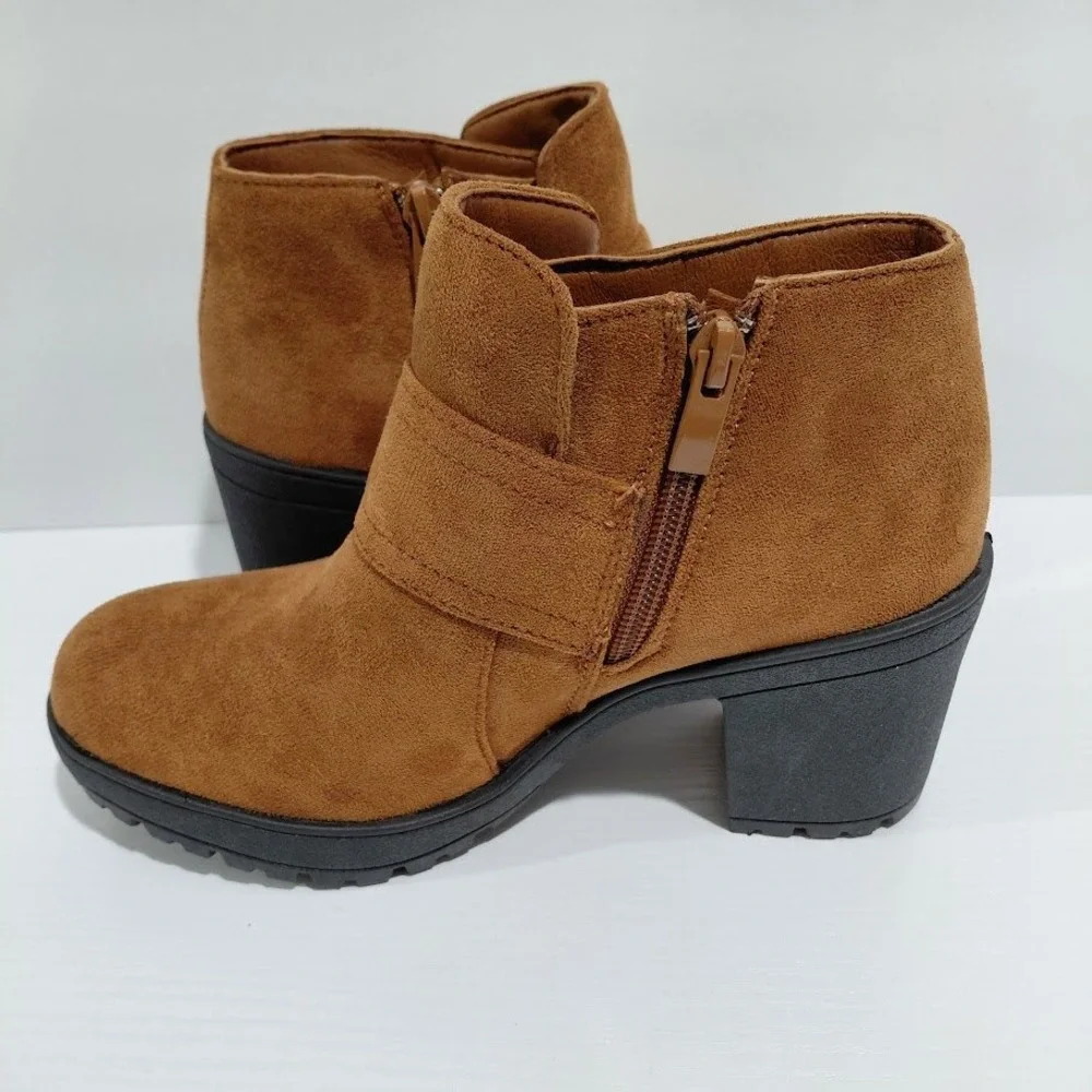 Forever Ankle Boots Women Brown Faux Suede Gold Buckle Block Heel Zip Size 6.5